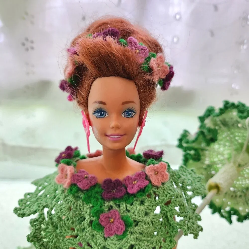 Crochet Felicity Garden Party Dress & Umbrella on Vintage Barbie - Picture 8 of 13